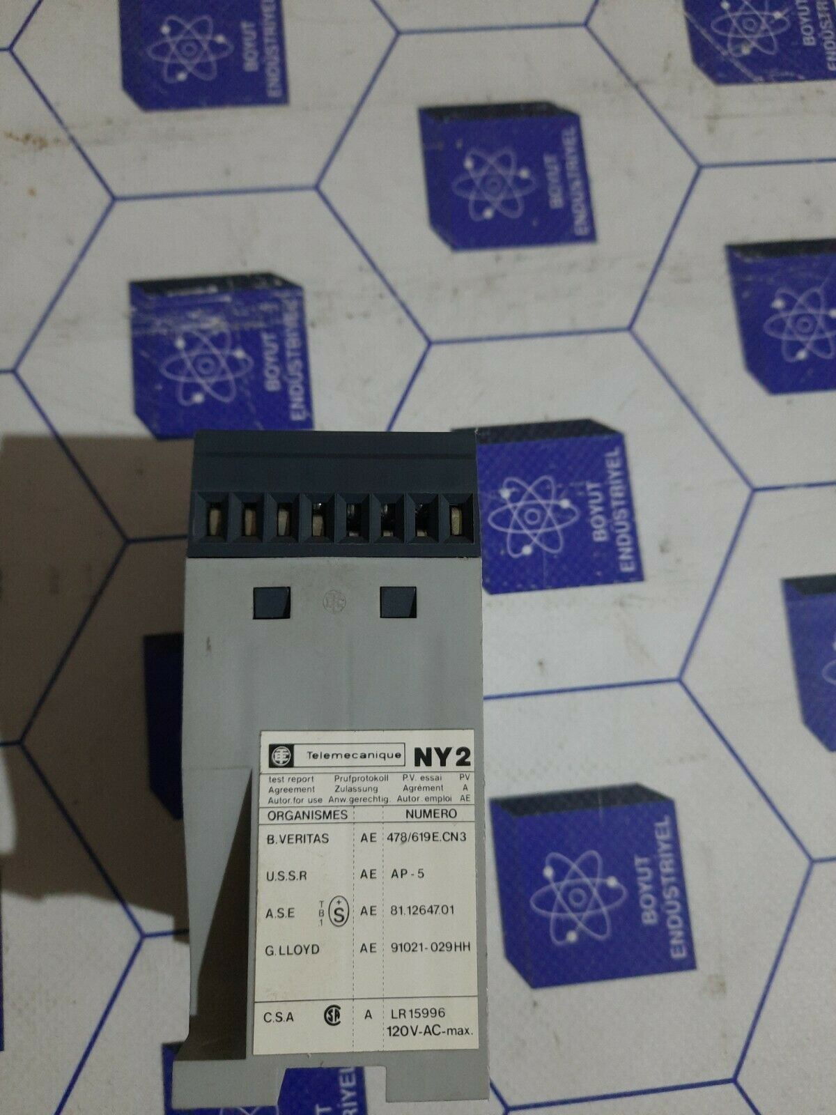 TELEMECANIQUE NY2B31-Telemecanique ny2 b31 120/240v 50/60hz