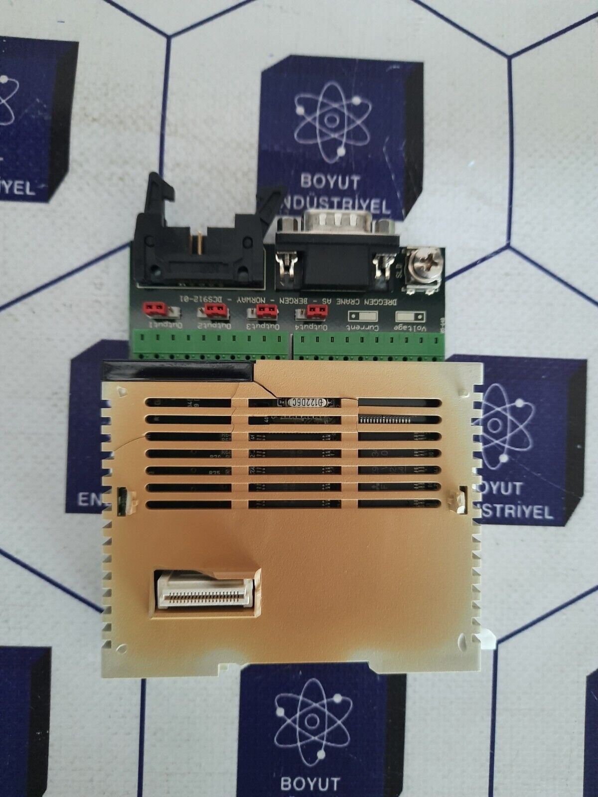 MITSUBISHI FX2NC-4DA PROGRAMMABLE CONTROLLER (broken plastic cover)