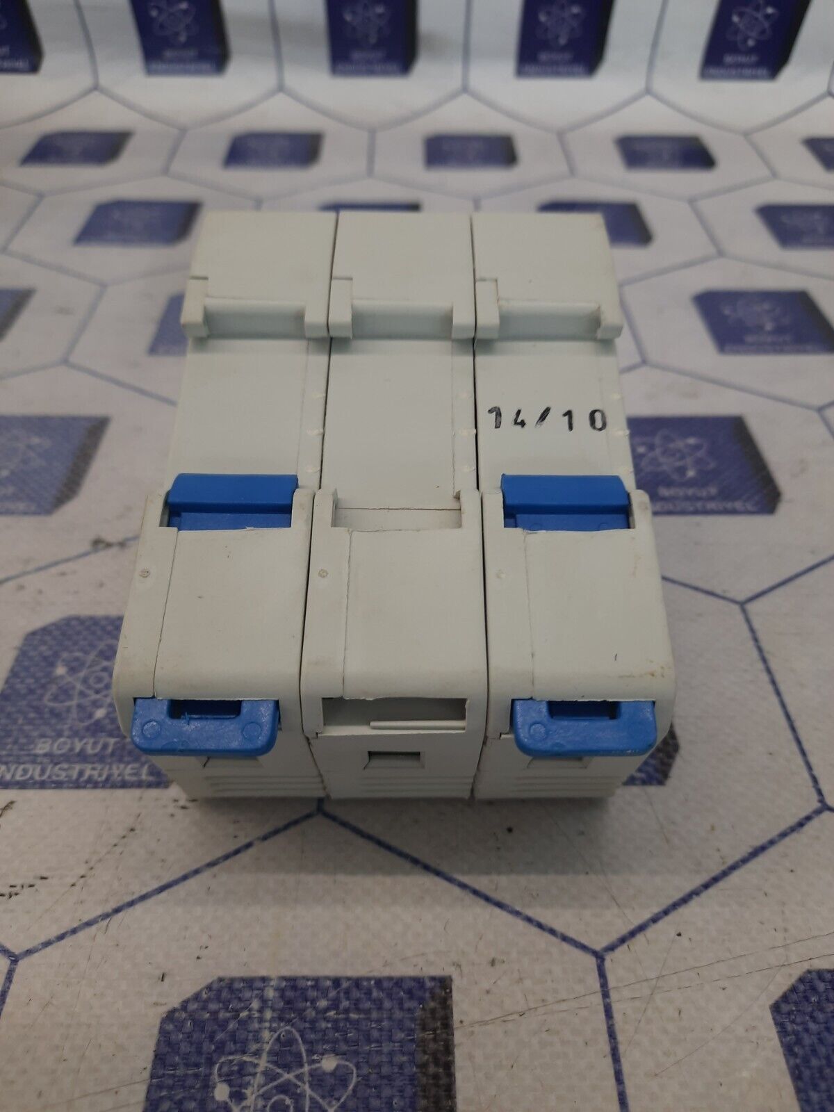 FERRAZ SHAWMUT US143M 50A 3POLE 750V FUSE HOLDER