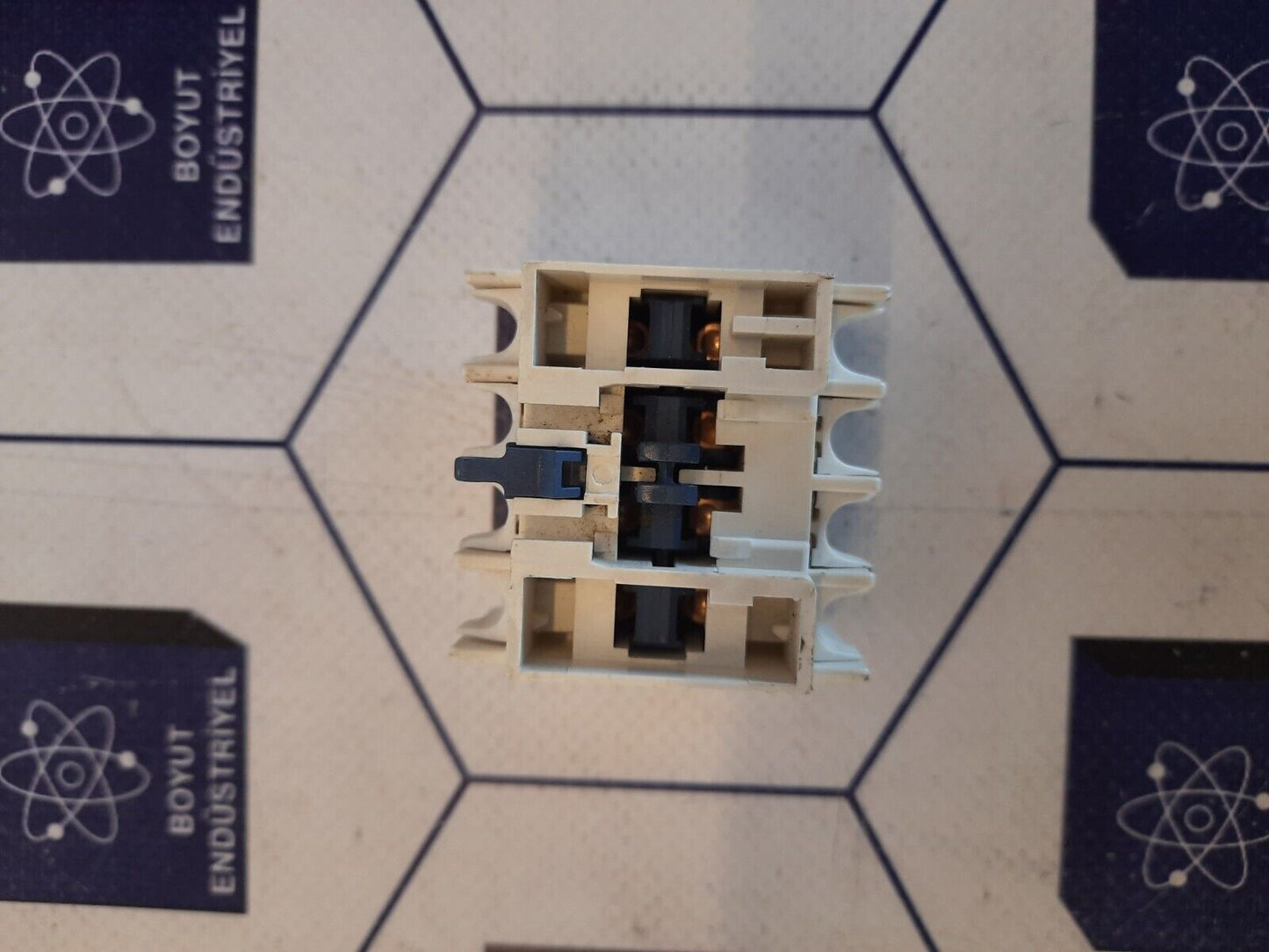 Schneider Electric LADN40 Front Mount Auxiliary Contact Block Screw Terminal