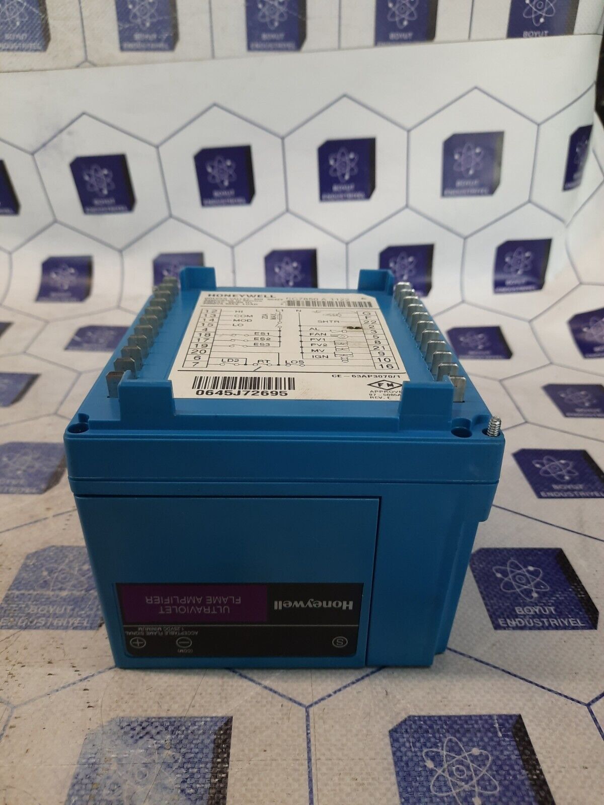 HONEYWELL EC7850 A 1122 BURNER CONTROL