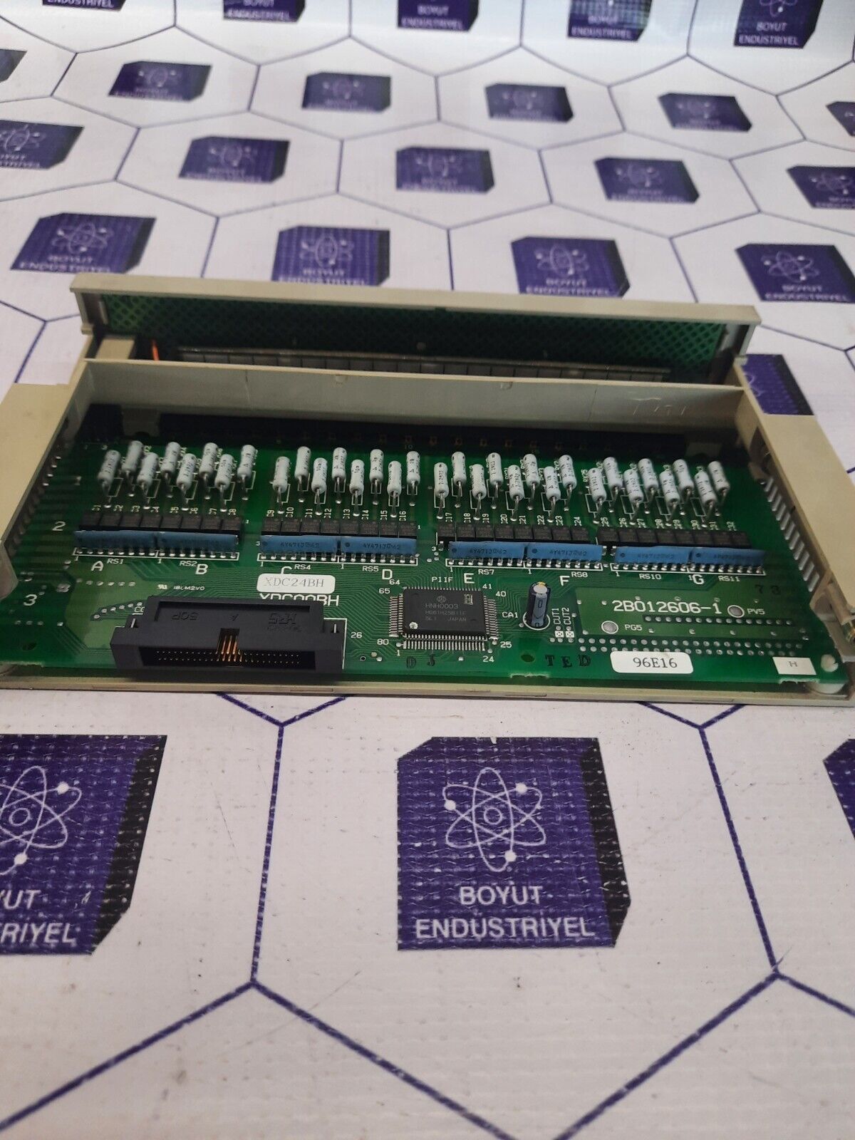 HITACHI XDC24BH 32PTS.AC,DC IN AC,DC12/24V OUTPUT MODULE