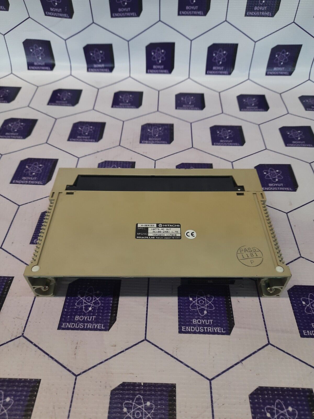 HITACHI YSR20AH 16PTS. AC OUT AC100-240V 1.7A OUTPUT MODULE