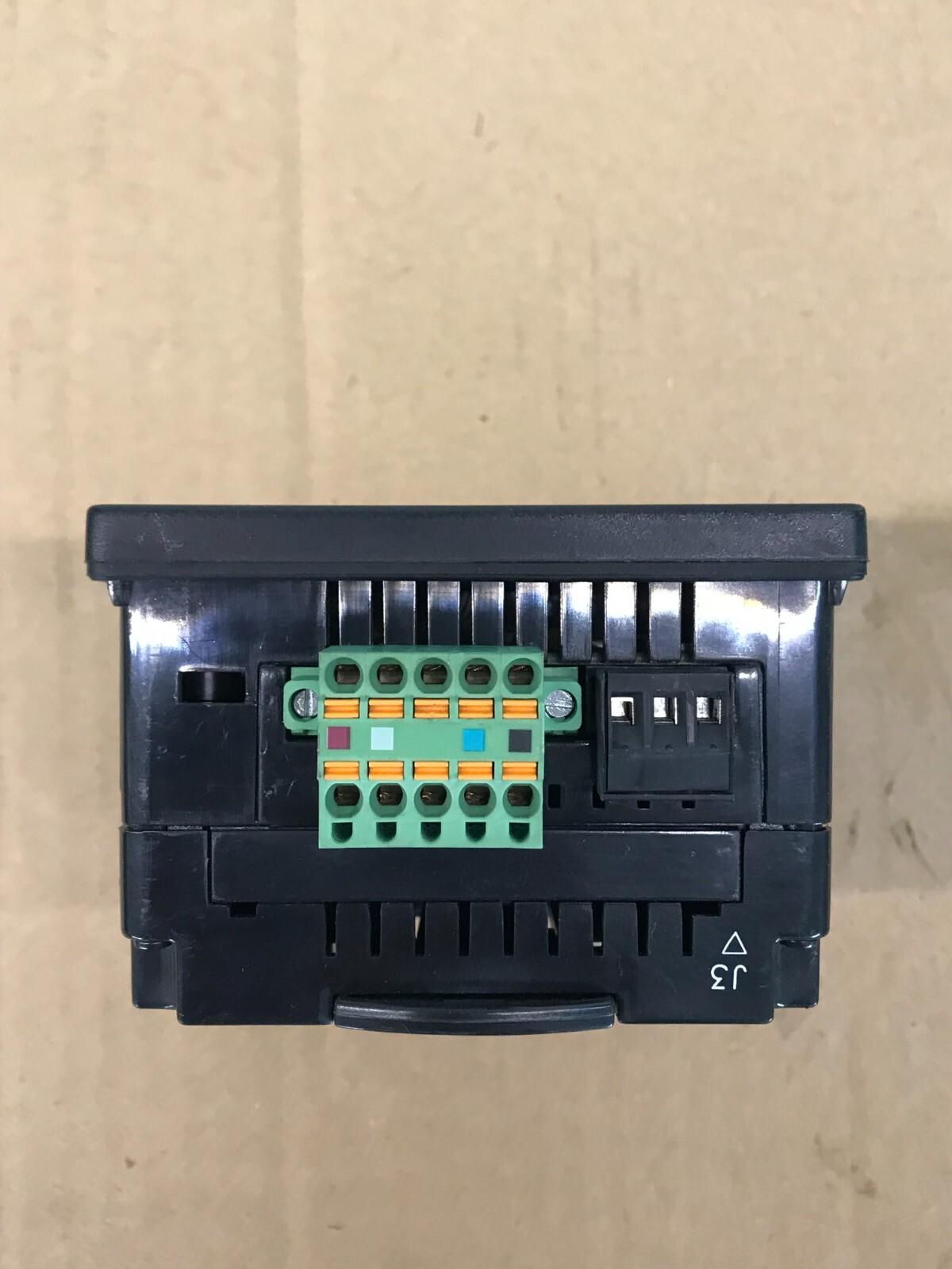 Dispositif de sortie d'entrée XLT HE-XT103BF