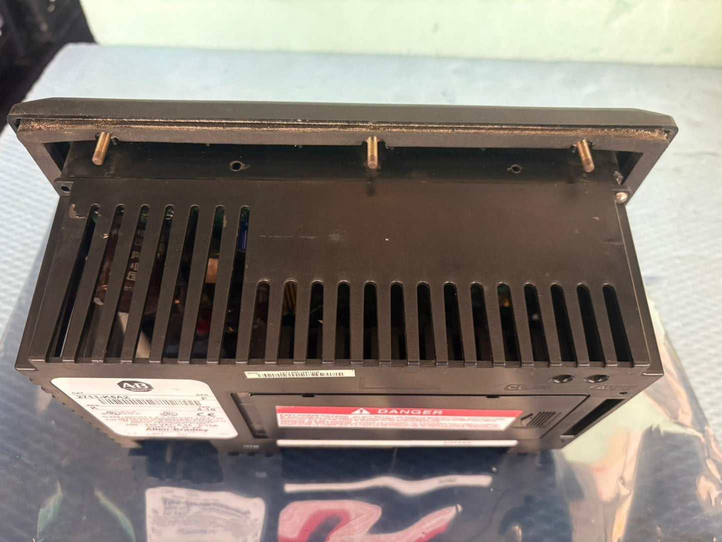 Allen-Bradley AB PanelView 550 2711-K5A2 Ser F Panel Operador Envío Rápido