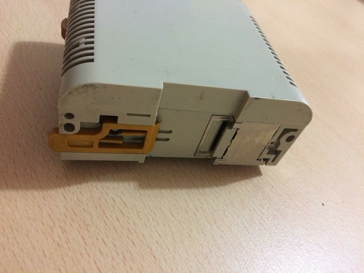 Omron CQM1-OC222 Output Module