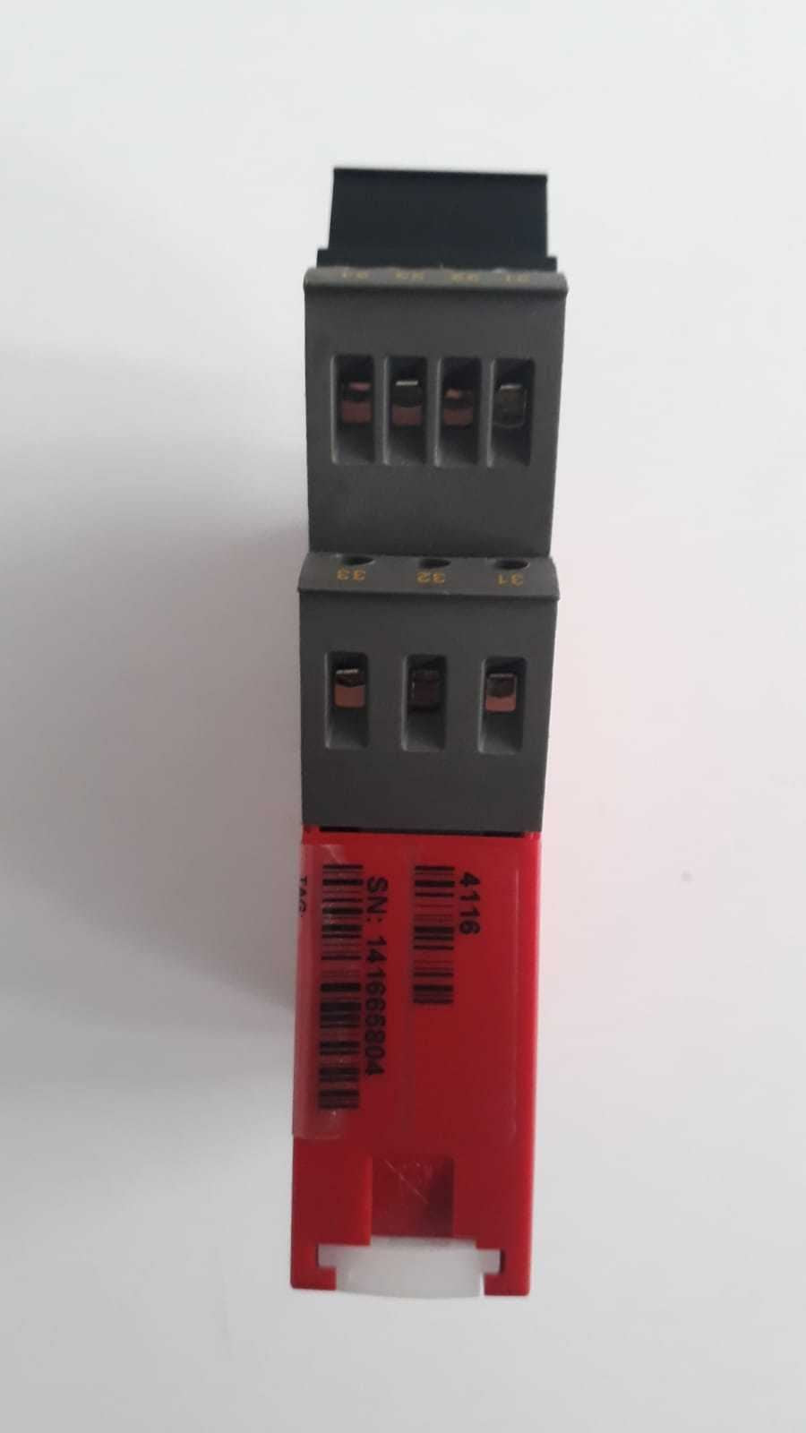 PR 4501 UNIVERSAL TRANSMITTER (Display Programming Interface)