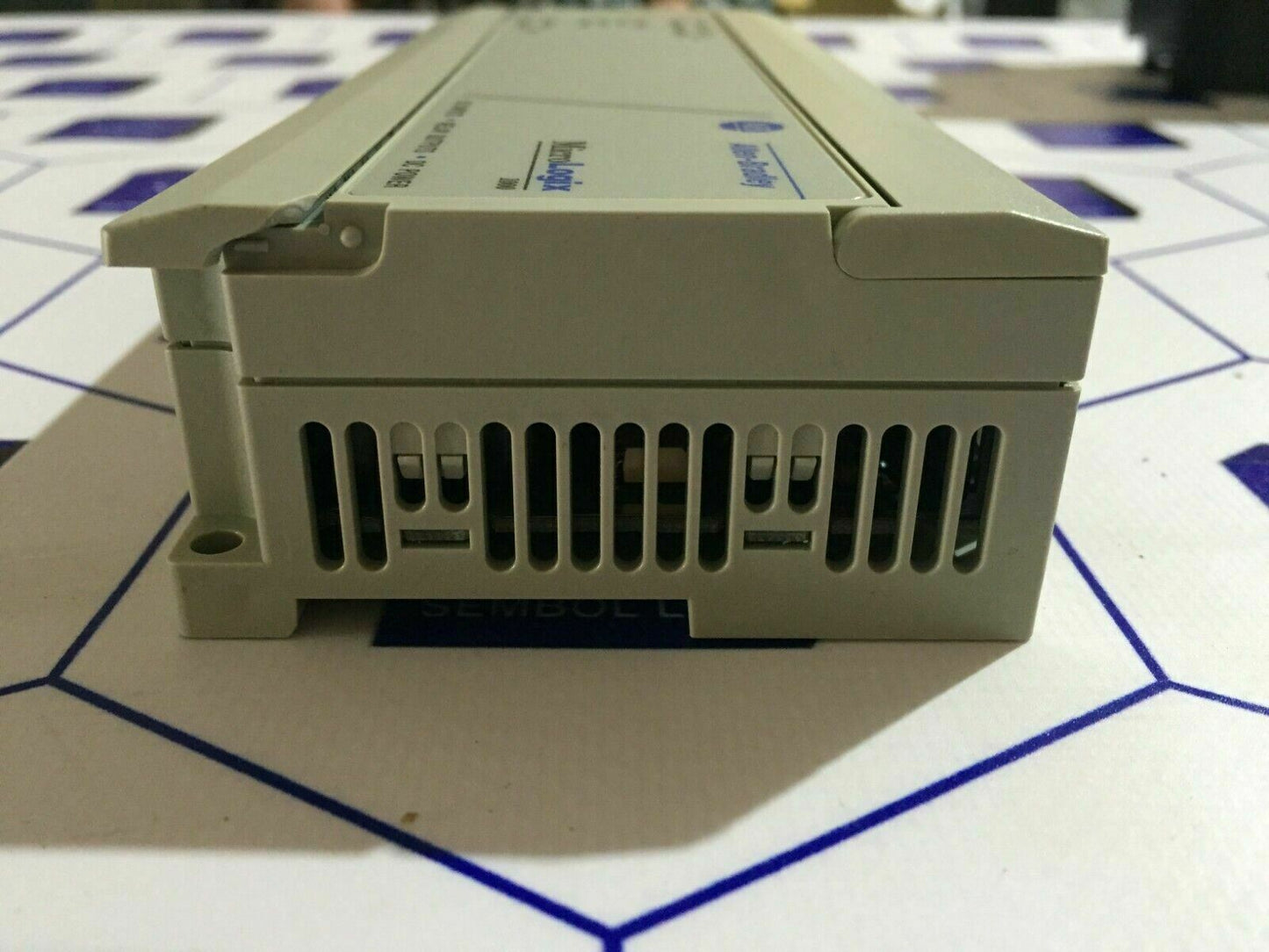 Allen Bardley Micrologix 1761-L32BWB series E