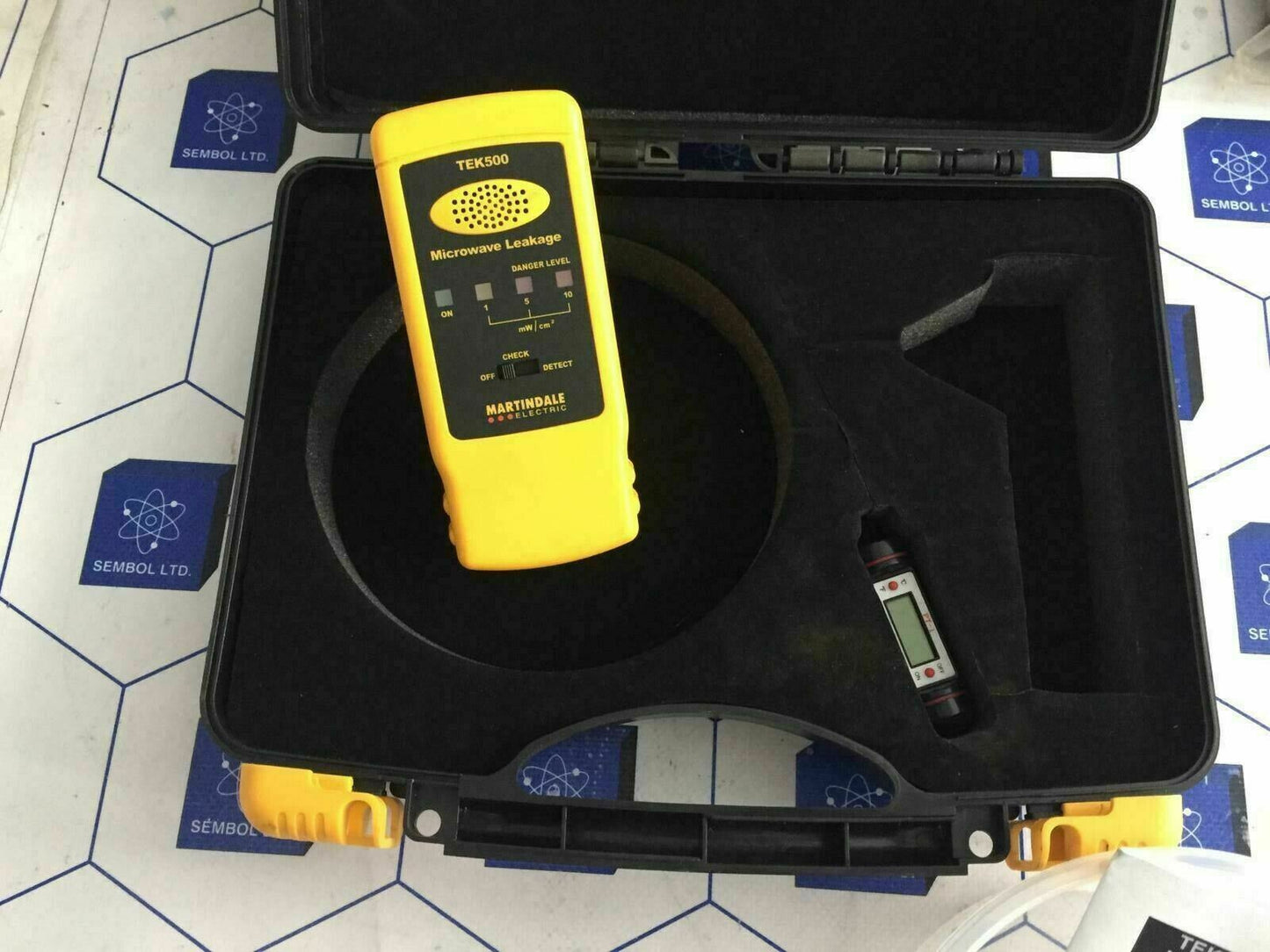 MARTINDALE TEK 500 MICROWAVE LEAKAGE DETECTOR AND ACCESSORIES