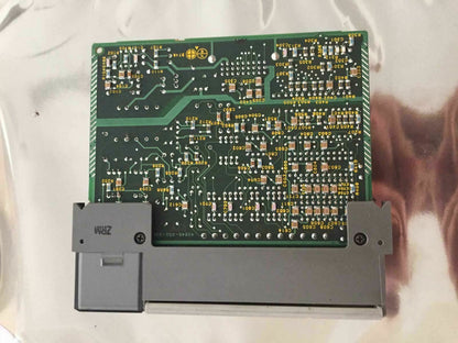 Allen Bradley 1746-nio4v 1746-NIO4V Ser a SLC 500 Combination Module
