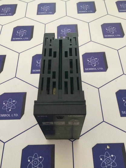 Omron E5ak-aa2-500 Digital Temperature Controller E5AKAA2500
