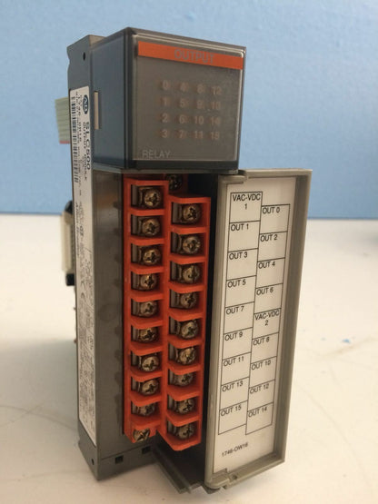 Allen Bradley 1746-OW16 Ser C 1746-0W16 SLC500 Module Output