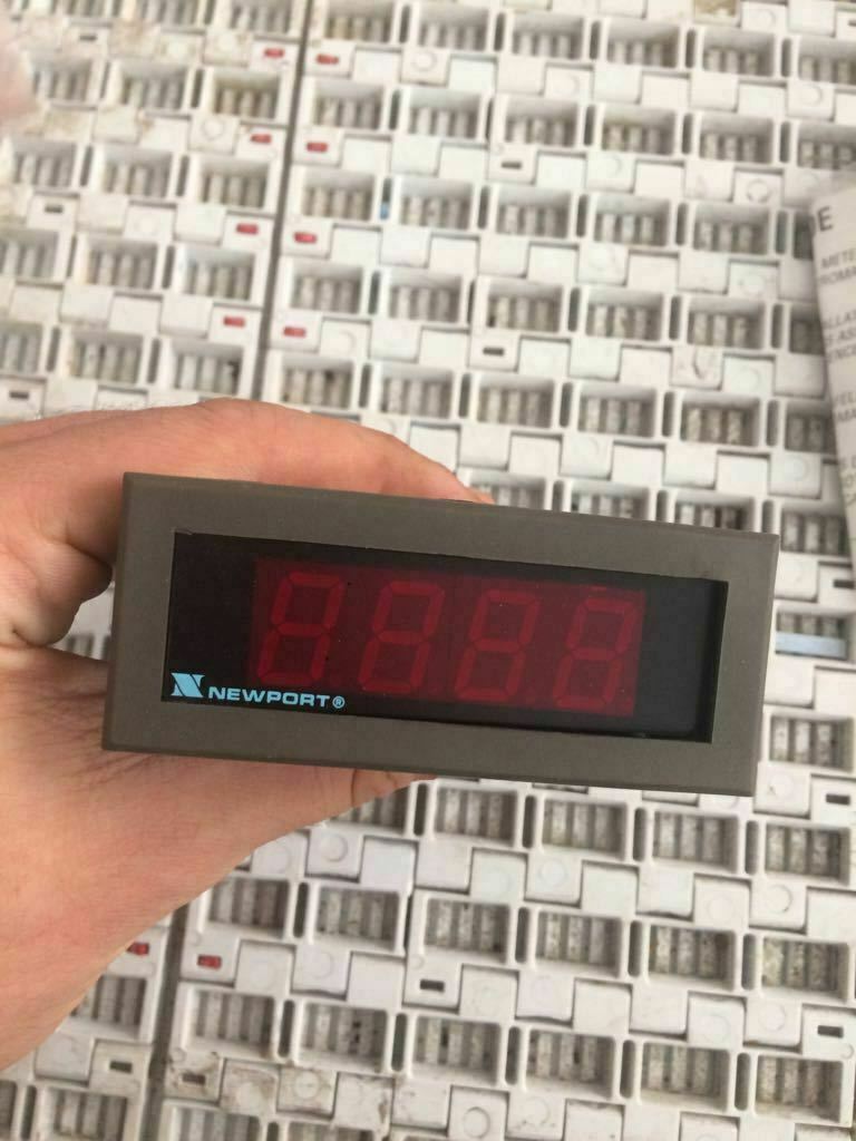 NEWPORT 205-PA1-R-C0 PANEL PROCESS METER