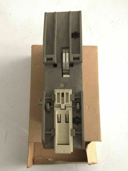 6ES53188MB12 - SIEMENS - 6ES5318-8MB12 / Interface module 6es5 318 8mb12