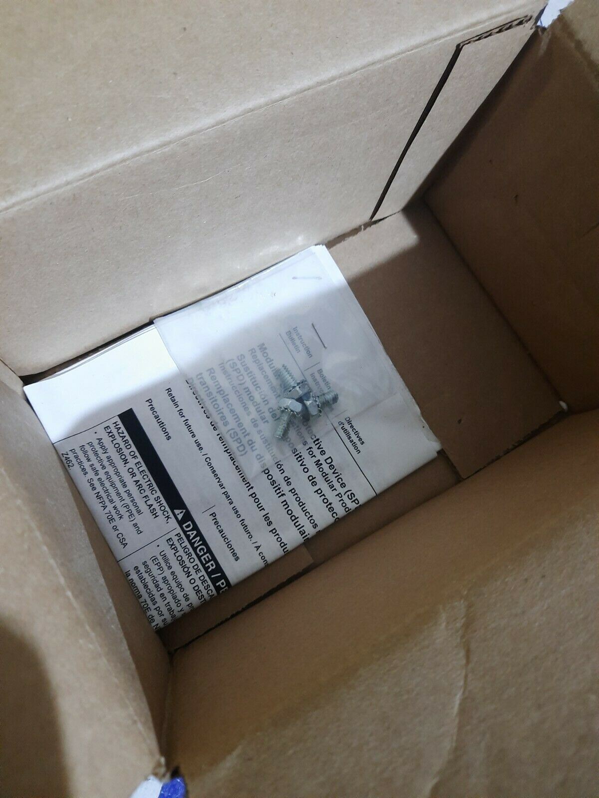 SCHNEIDER ELECTRIC SURGELOGICSURGE PROTECTIVE DEVICE MATİPO MA MA4IMA12