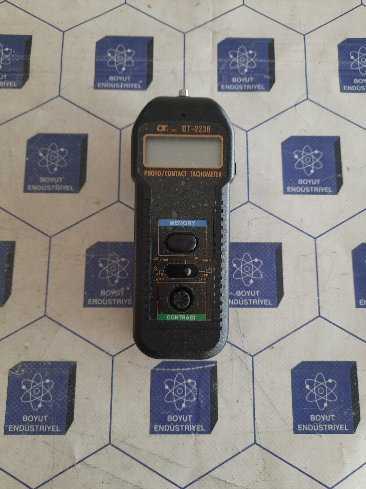 LUTRON DT-2238 PHOTO/CONTACT TACHOMETER L685081