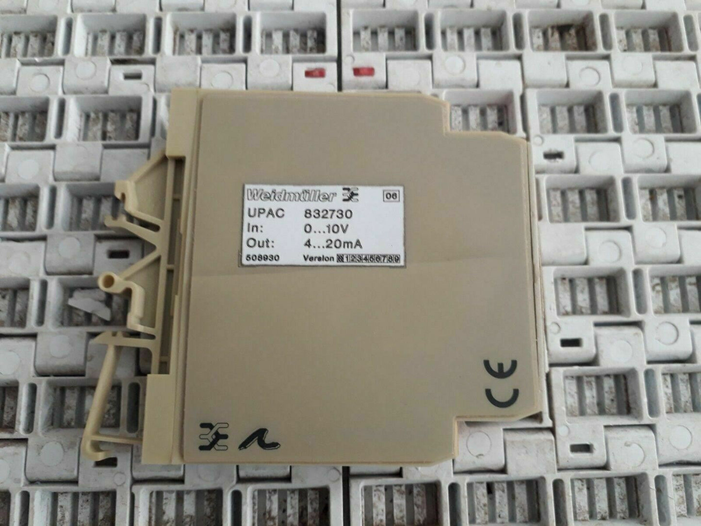 Weidmuller 832730 Ultra Slimpak Analogue Isolator