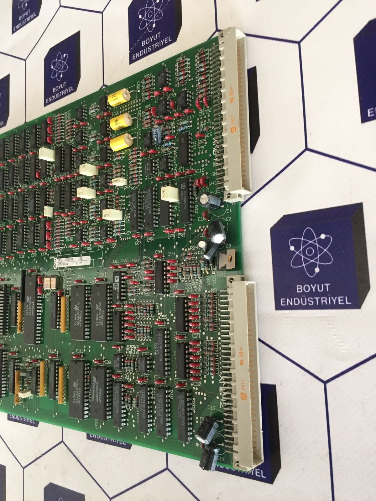 CRIZ 6739804 C8 ,UE7470654 BOARD