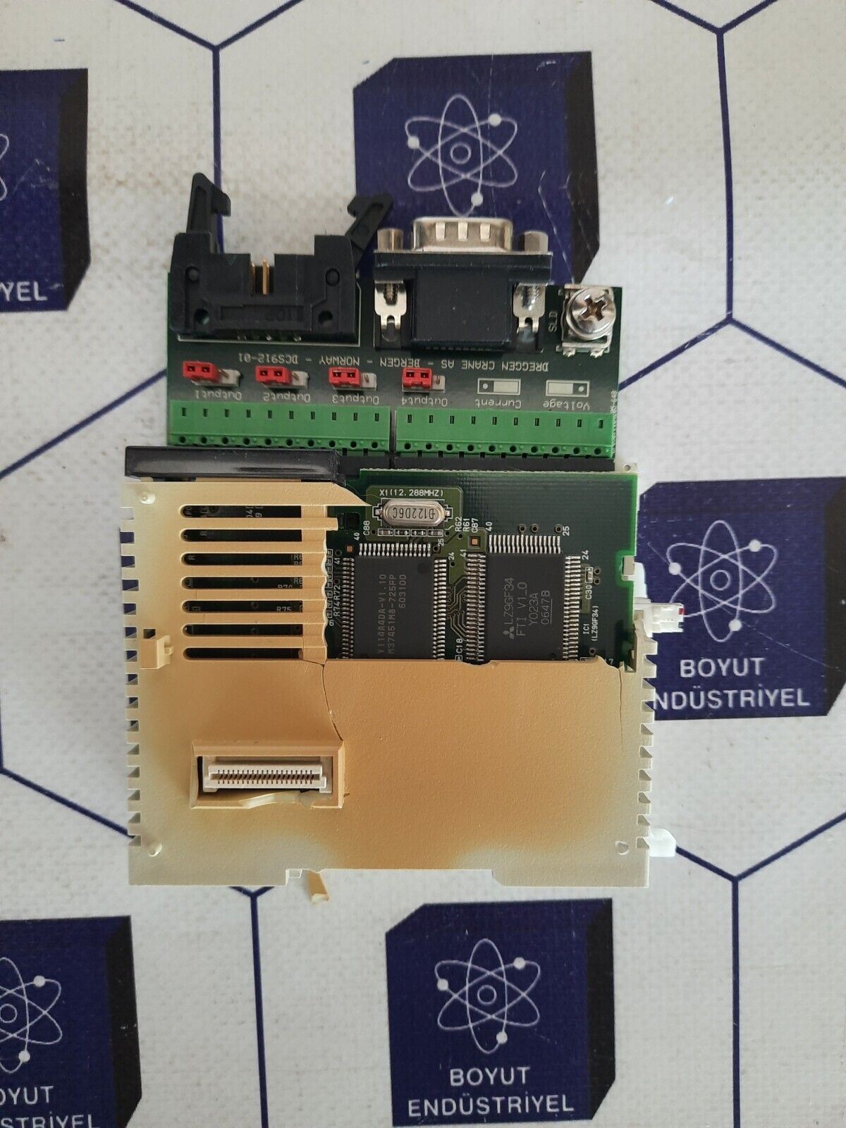 MITSUBISHI FX2NC-4DA PROGRAMMABLE CONTROLLER (broken plastic cover)