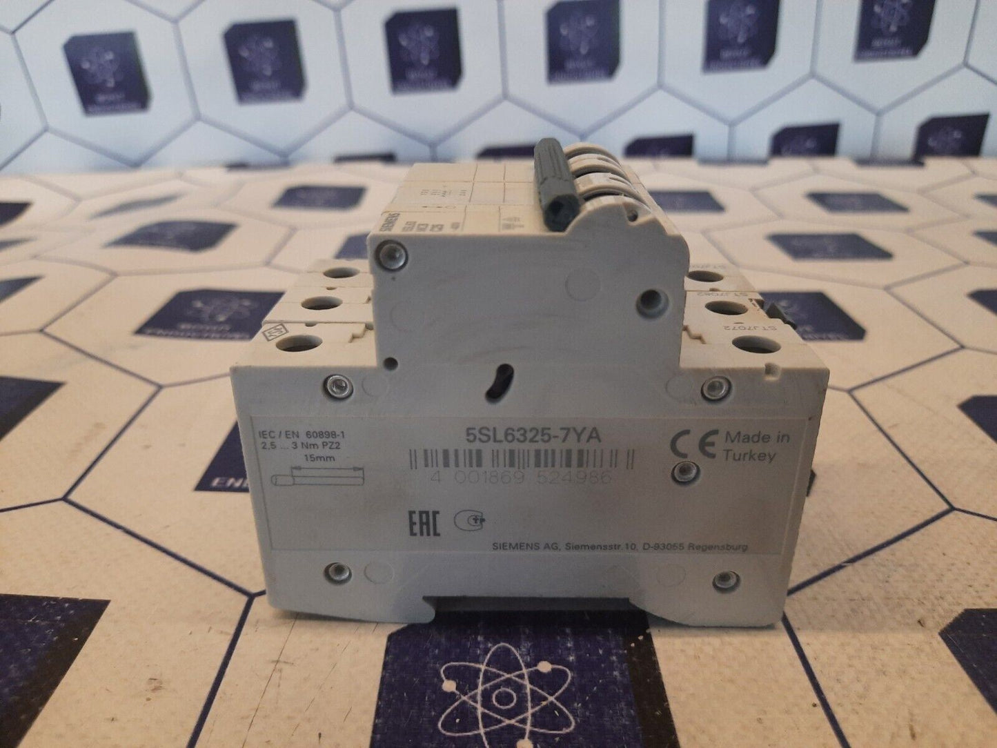 SIEMENS 5SL6325-7YA - 5SL63 MCB C25 - 400V