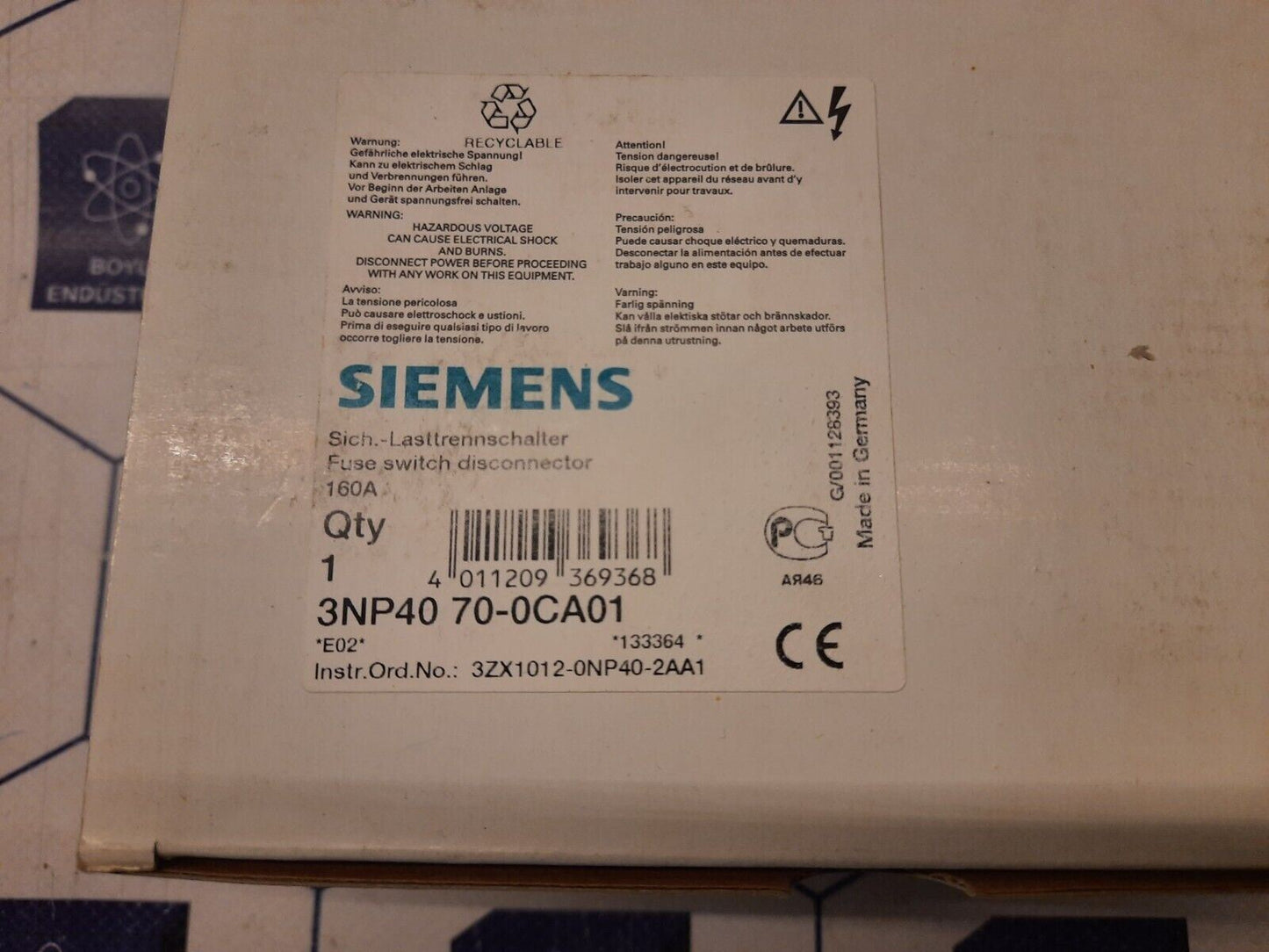 SIEMENS 3NP4070-0CA01 FUSE SWITCH DISCONNECTOR