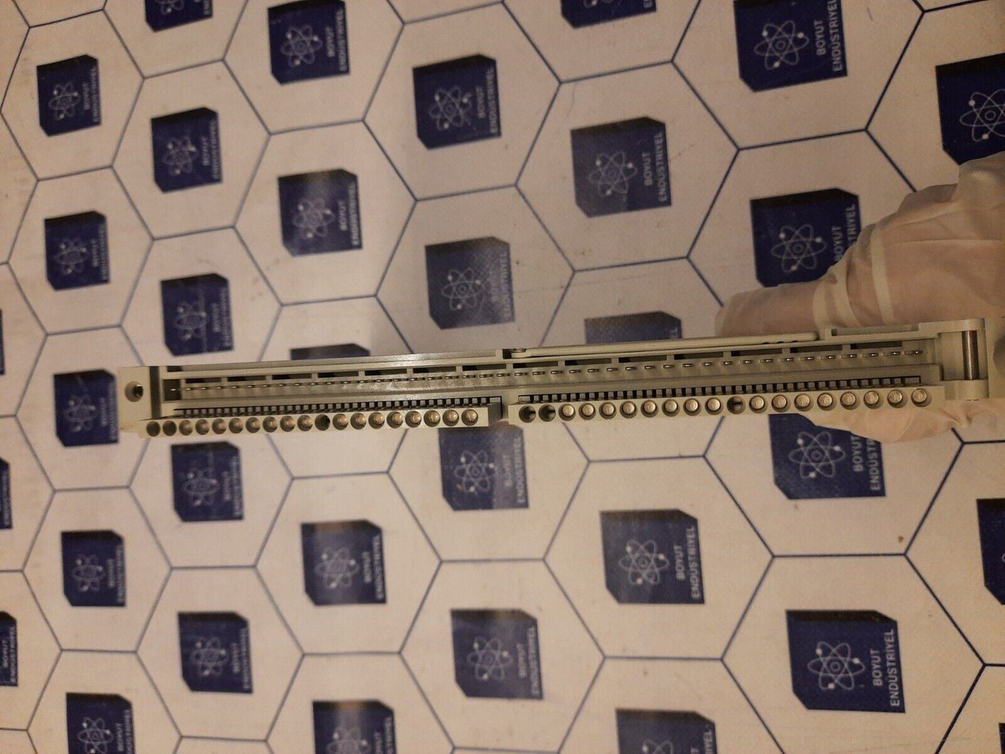 SIEMENS 6ES5430-4UA12  MODULE DIGITAL INPUT F/ESD SYSTEM PANEL