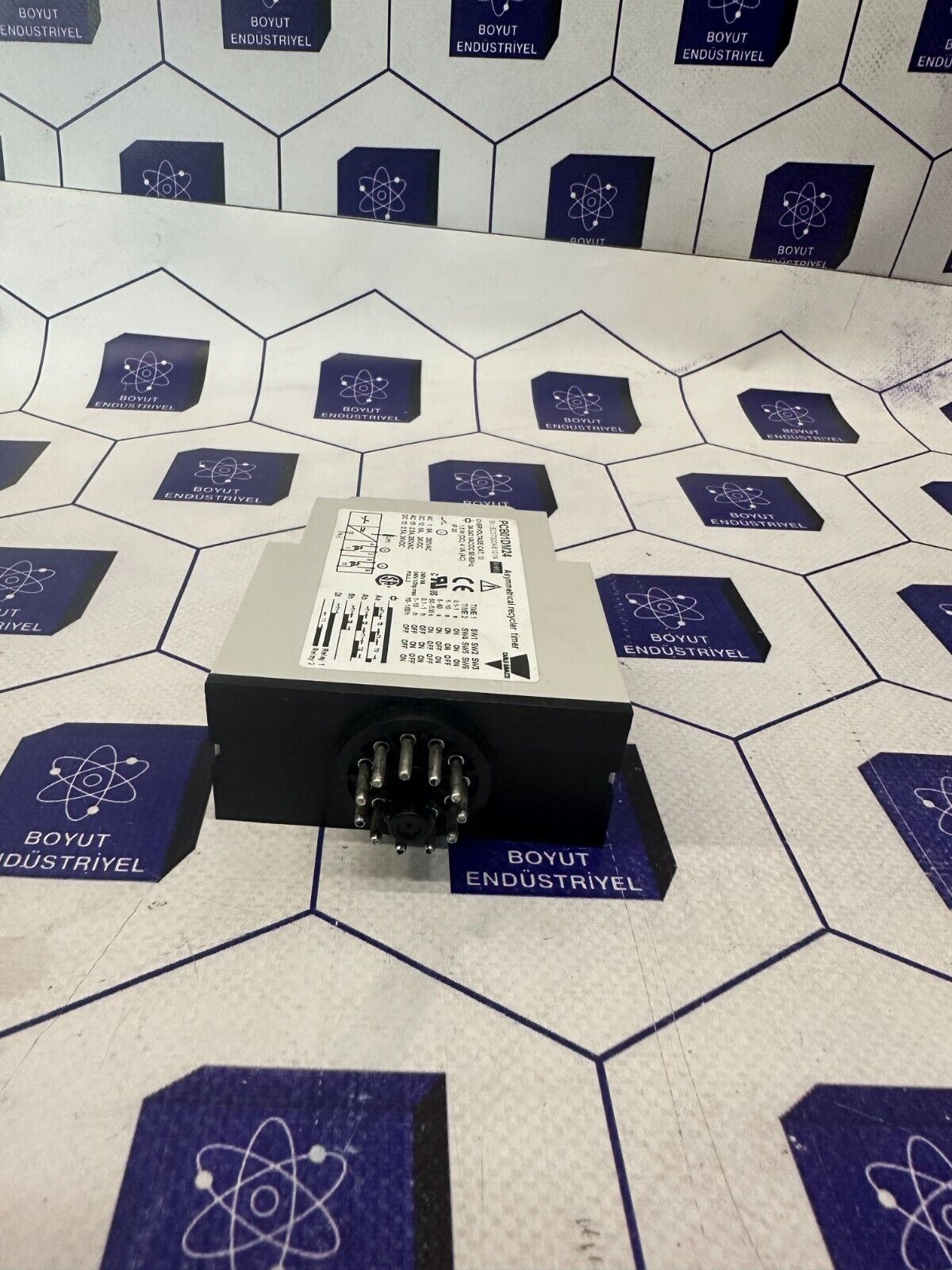 CARLO GAVAZZI ASYMMETRICAL RECYCLER TIMER PCB01DM24