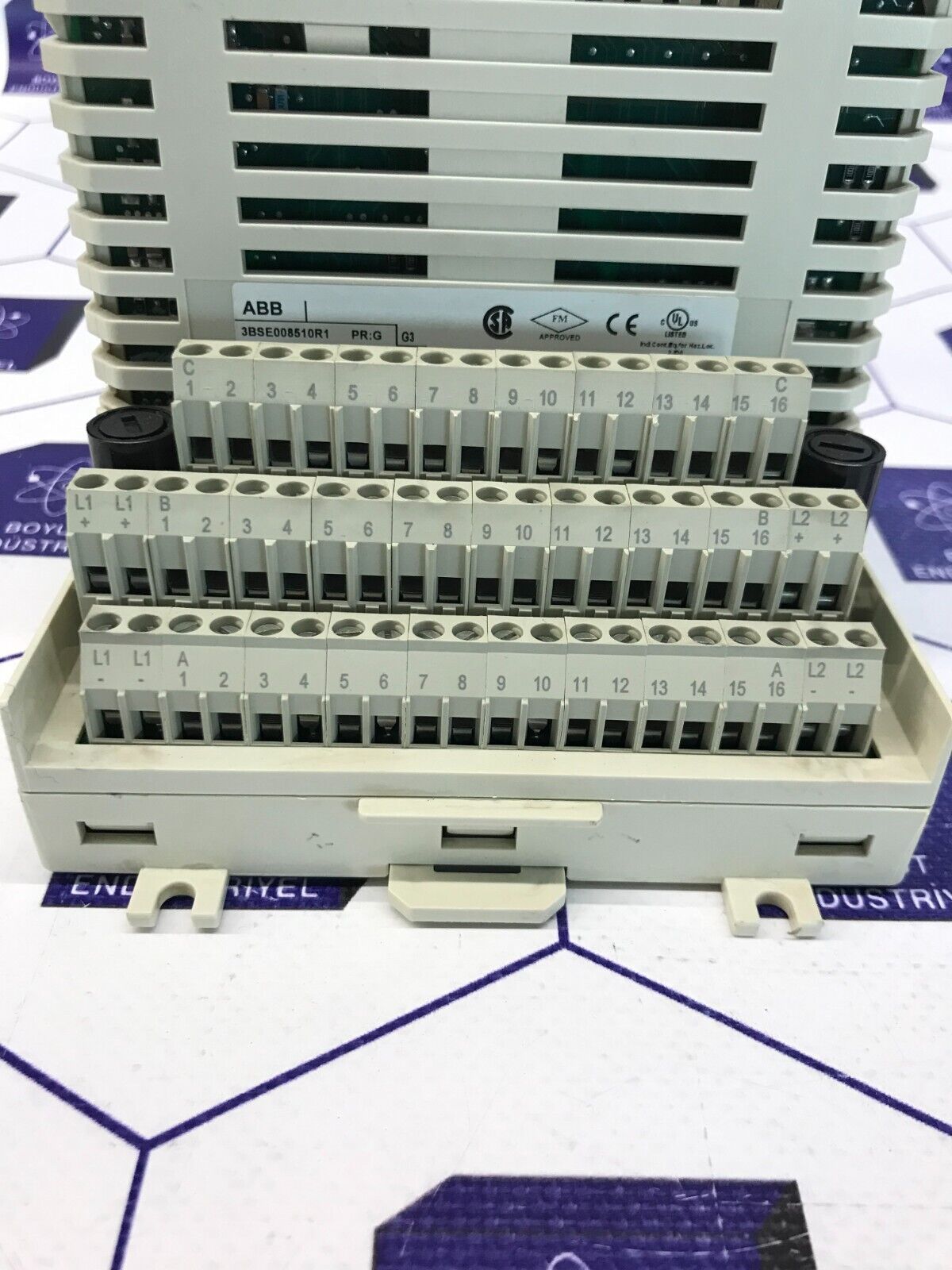 ABB  3BSE013234R1 - DO810 -  24V 0,5A