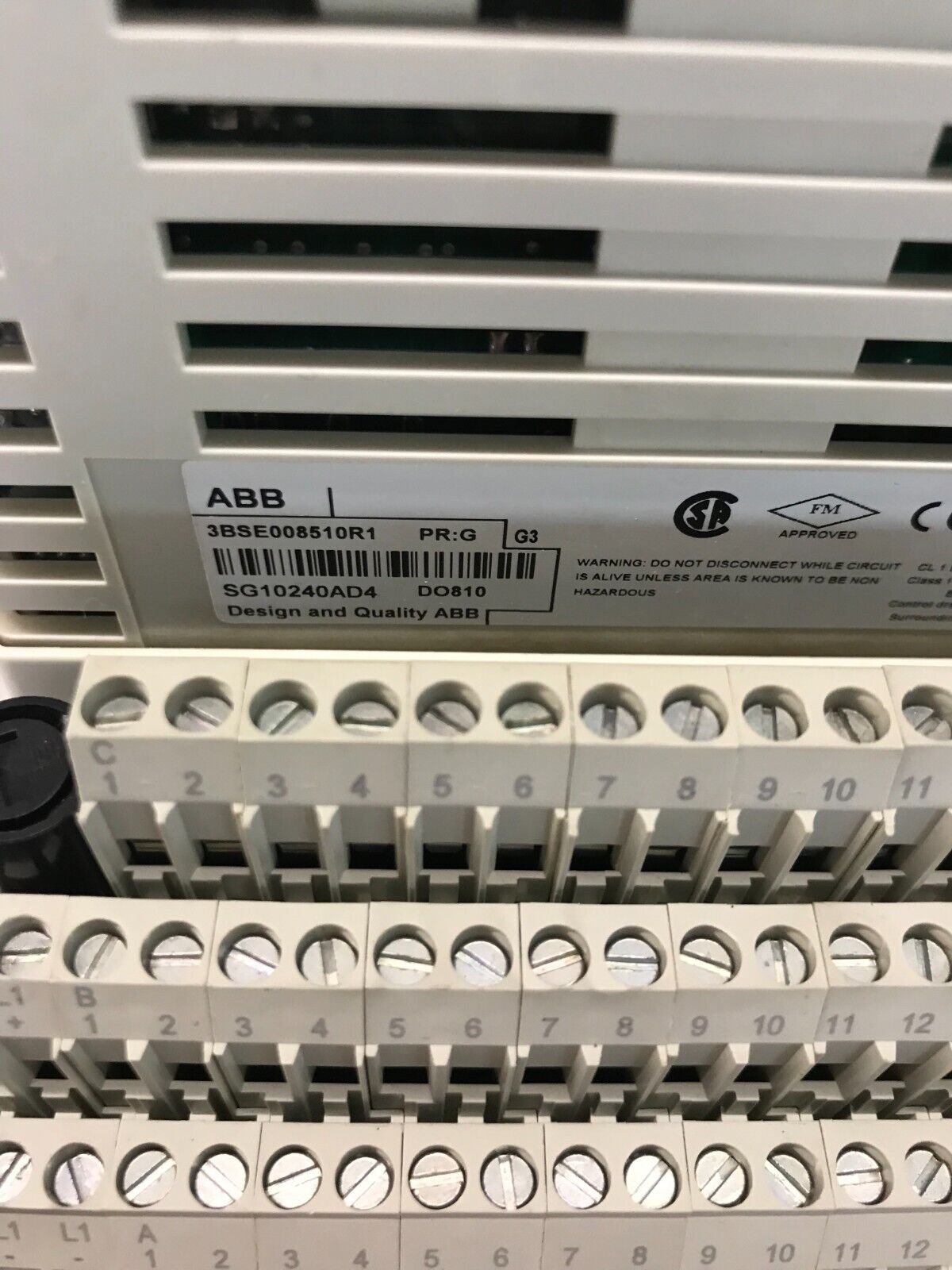 ABB  3BSE013234R1 - DO810 -  24V 0,5A