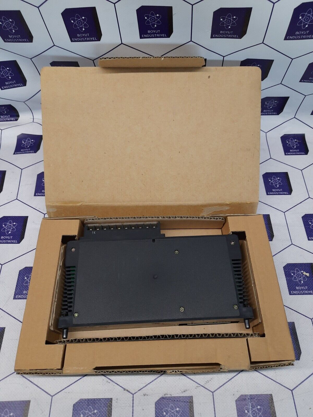 GE FANUC IC630MDL375B SERIESTHREE PROGRAMMABLE CONTROLLER 115VAC OUTPUT MDL/16