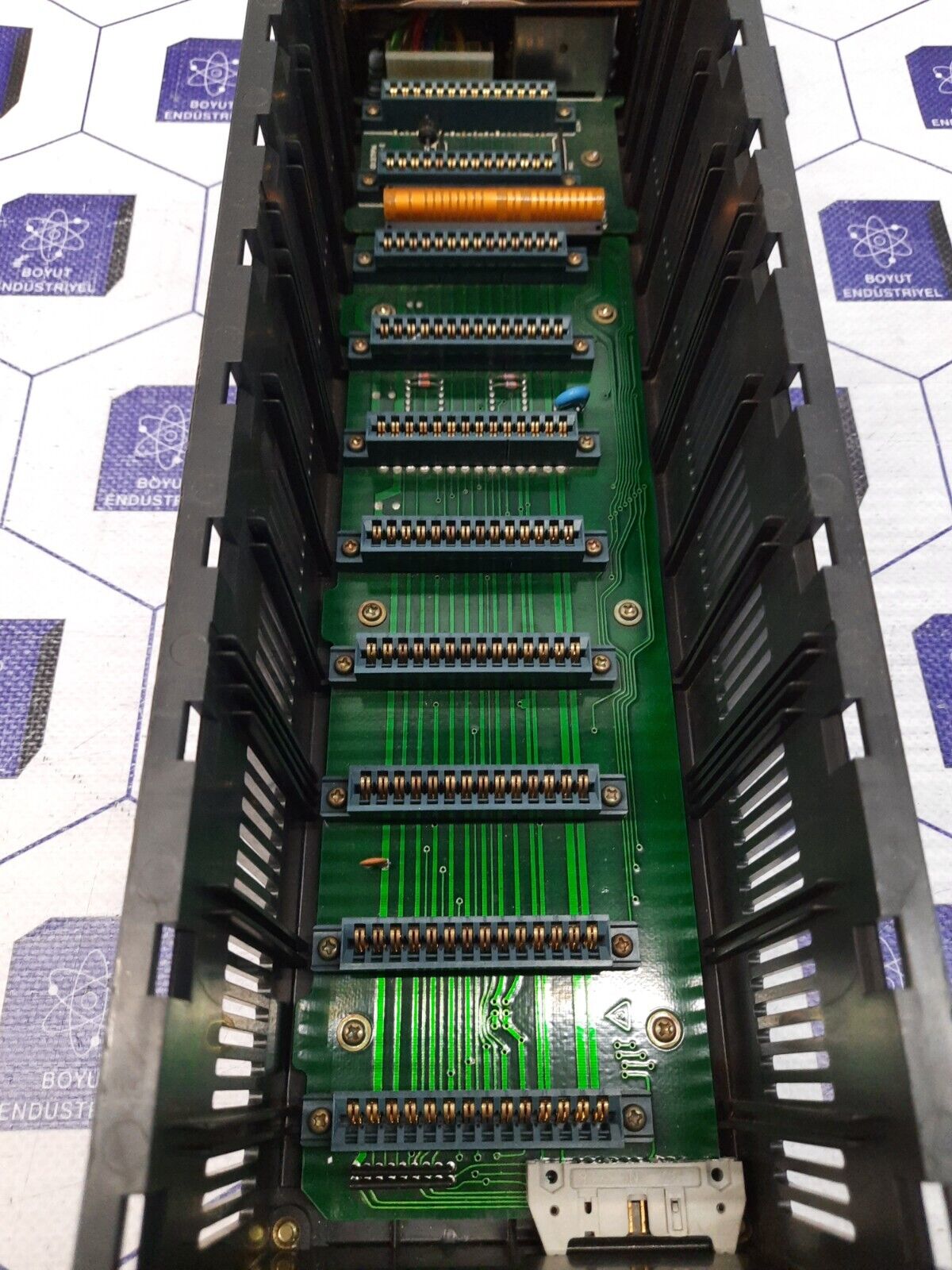 GE FANUC IC610CHS120A RACK W/HI CAP POWER SUPPLY/10 SERIESONE PROGRAMMABLE