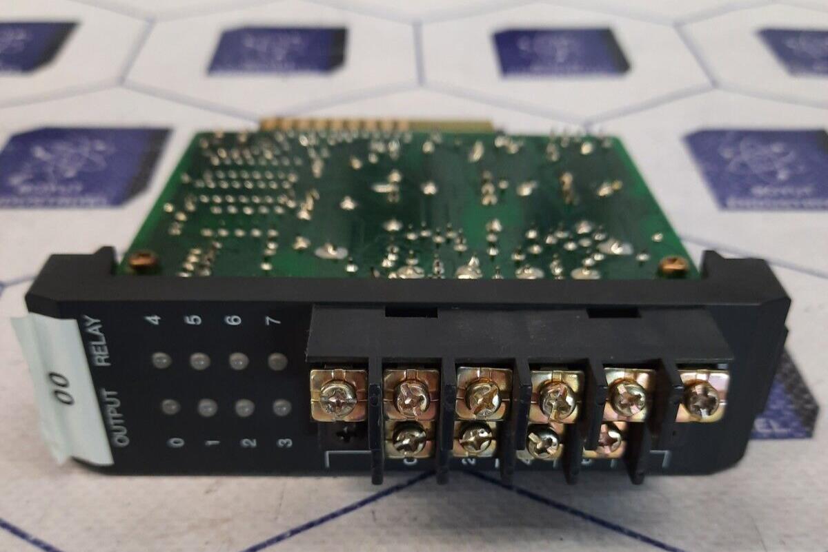GE FANUC IC610MDL180A RELAY OUTPUT MODULE 8 CIRCUITS