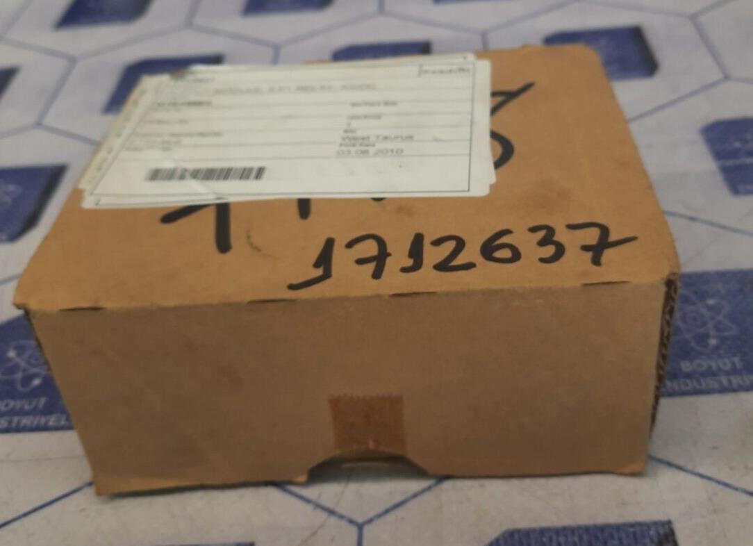 OMRON CJ1W-OC201 OutPut UNIT