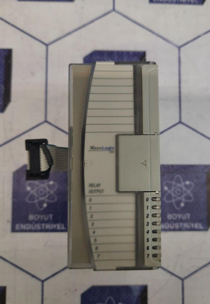 ALLEN BRADLEY  1762-OW8 MicroLogix 1200 8PT VAC/VDC RELAY OUTPUT