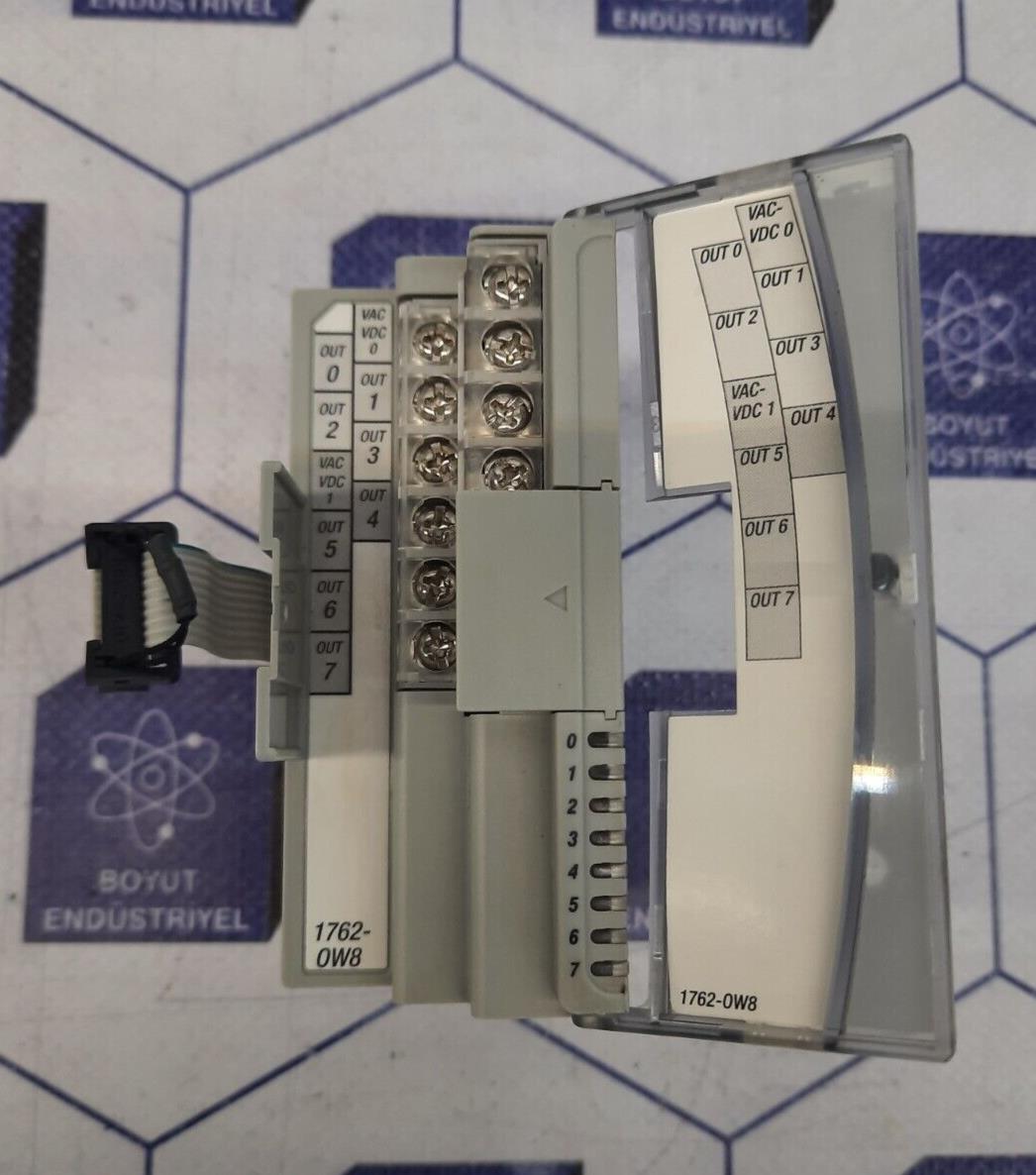 ALLEN BRADLEY  1762-OW8 MicroLogix 1200 8PT VAC/VDC RELAY OUTPUT