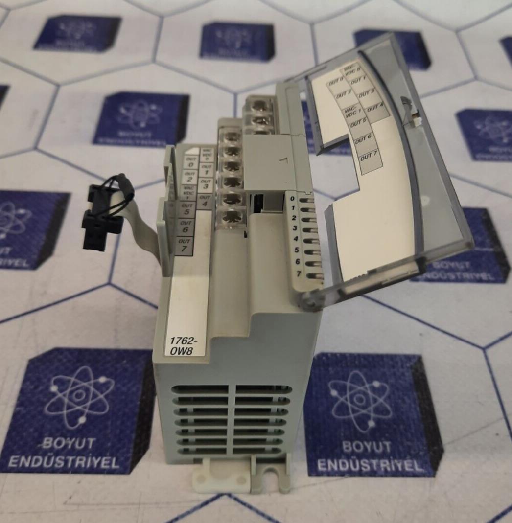 ALLEN BRADLEY  1762-OW8 MicroLogix 1200 8PT VAC/VDC RELAY OUTPUT