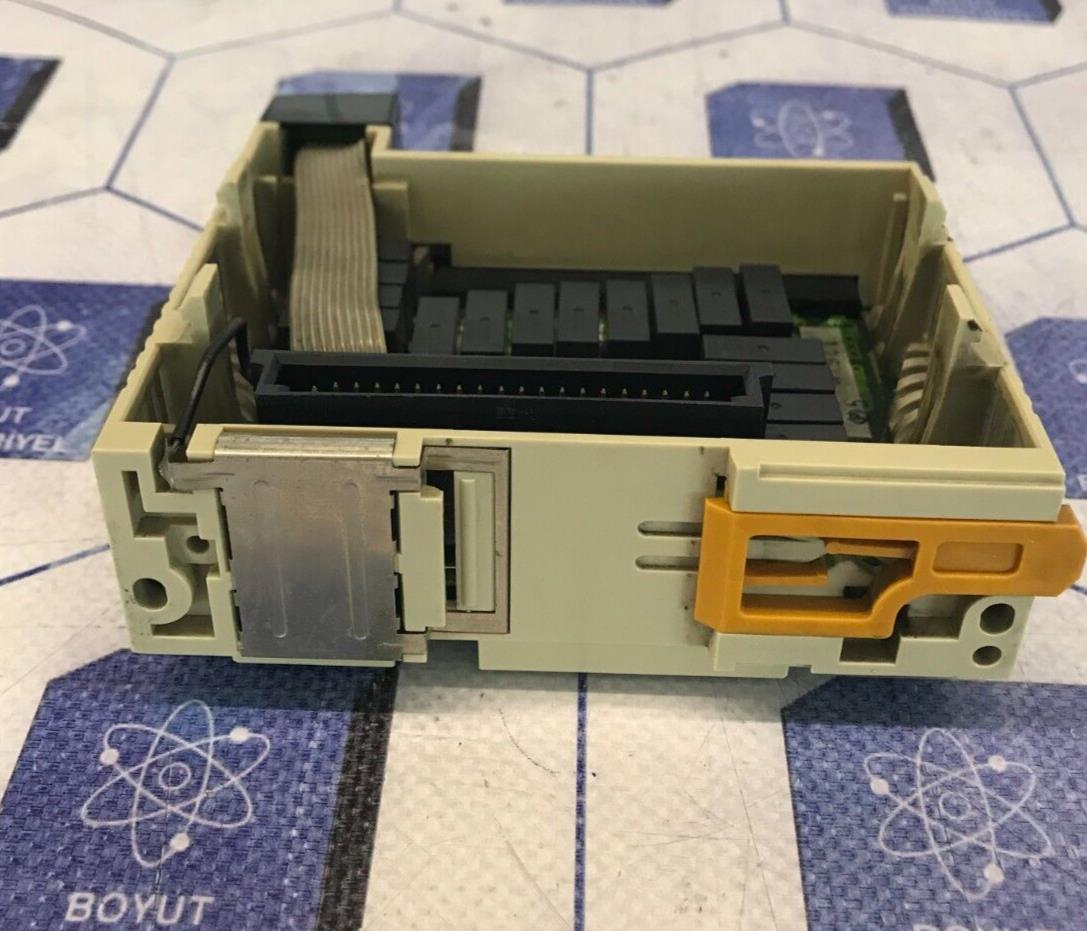 OMRON CQM1-0C222 OUTPUT UNIT