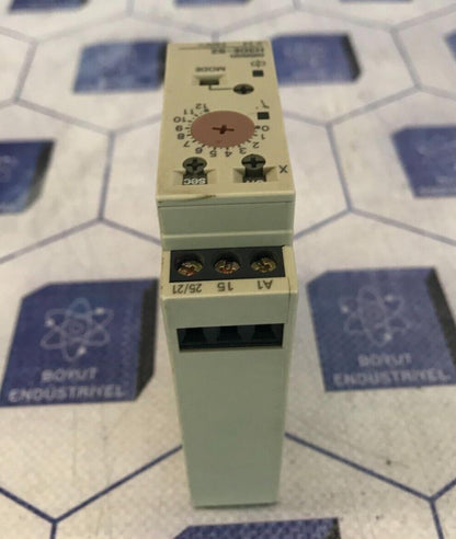 OMRON H3DE-S2 TIMER RELAY