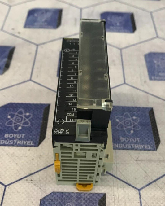 OMRON CJ1W-OC211 OUTPUT UNIT