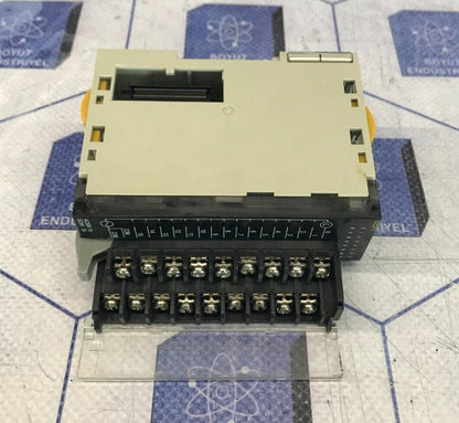 OMRON CJ1W-OC211 OUTPUT UNIT