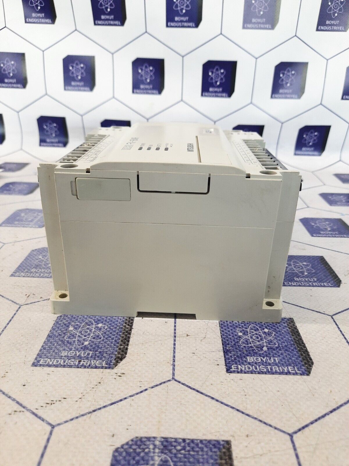 MITSUBISHI MELSEC FX-16MR-ES/UL Programmable Logic Controller