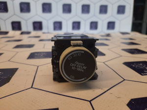 TELEMECANIQUE LA3-D24 A65 TIME RELAY