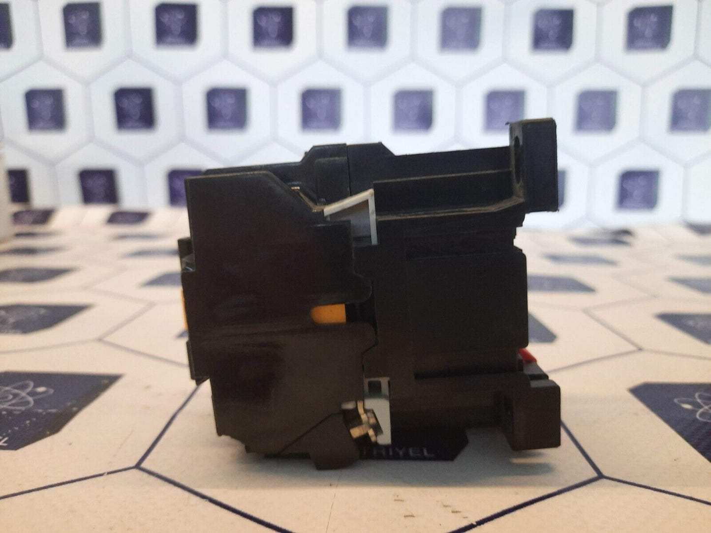 Telemecanique CA2-DN1229 A.65 auxiliary contactor relay 110-120v 60hz