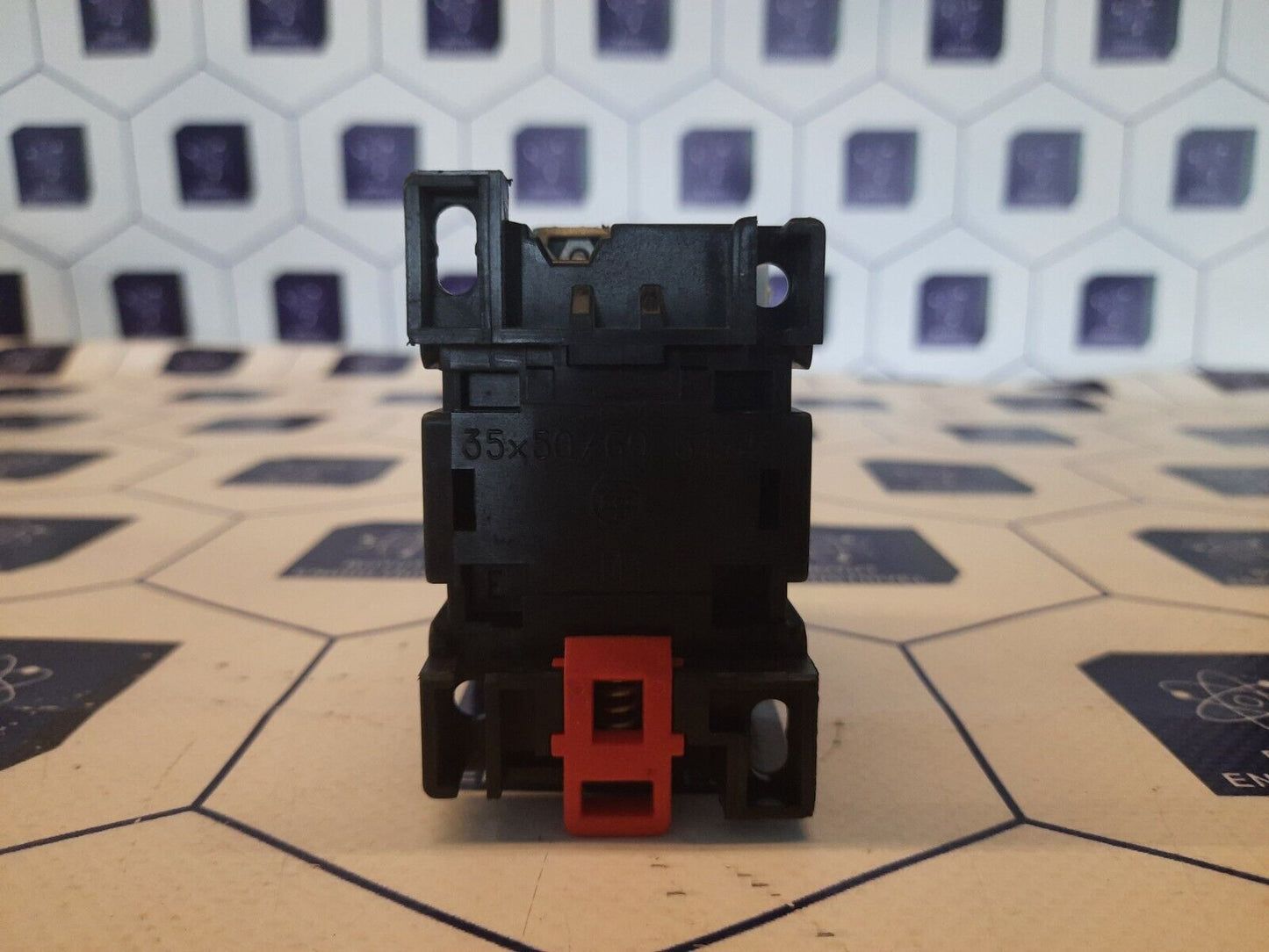 Telemecanique CA2-DN1229 A.65 auxiliary contactor relay 110-120v 60hz