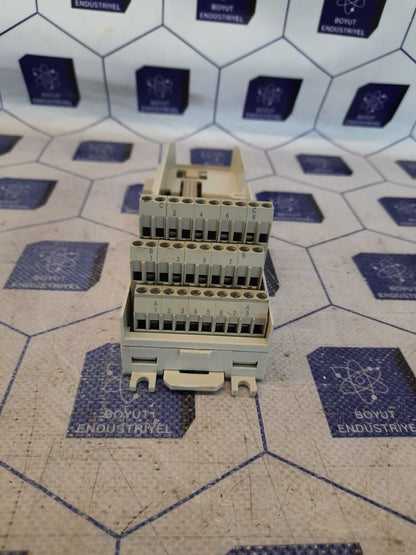 ABB 3BSE013231R1 Compact Module Termination Unit 250VDC/AC TU811V1