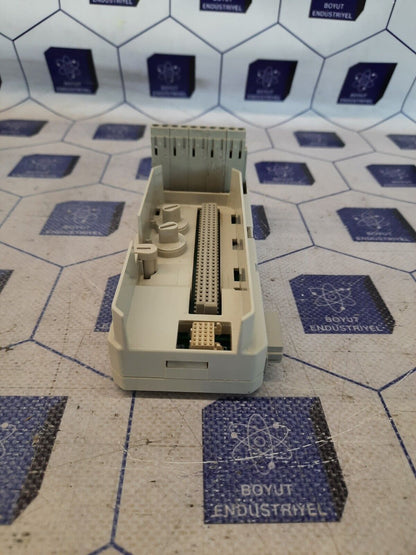 ABB 3BSE013231R1 Compact Module Termination Unit 250VDC/AC TU811V1