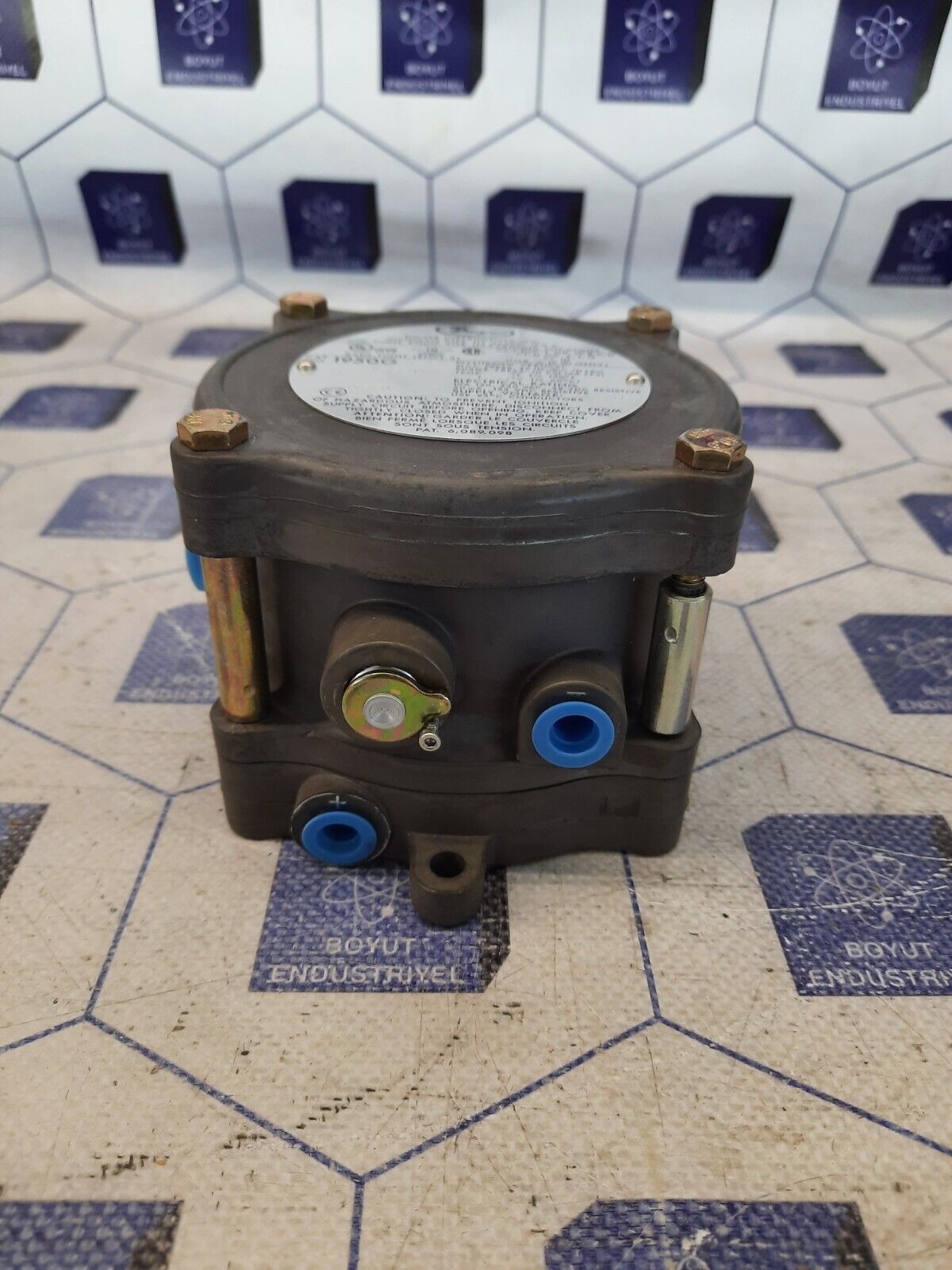 Dwyer 1950G-0-B-120-NA Differential Press Switch