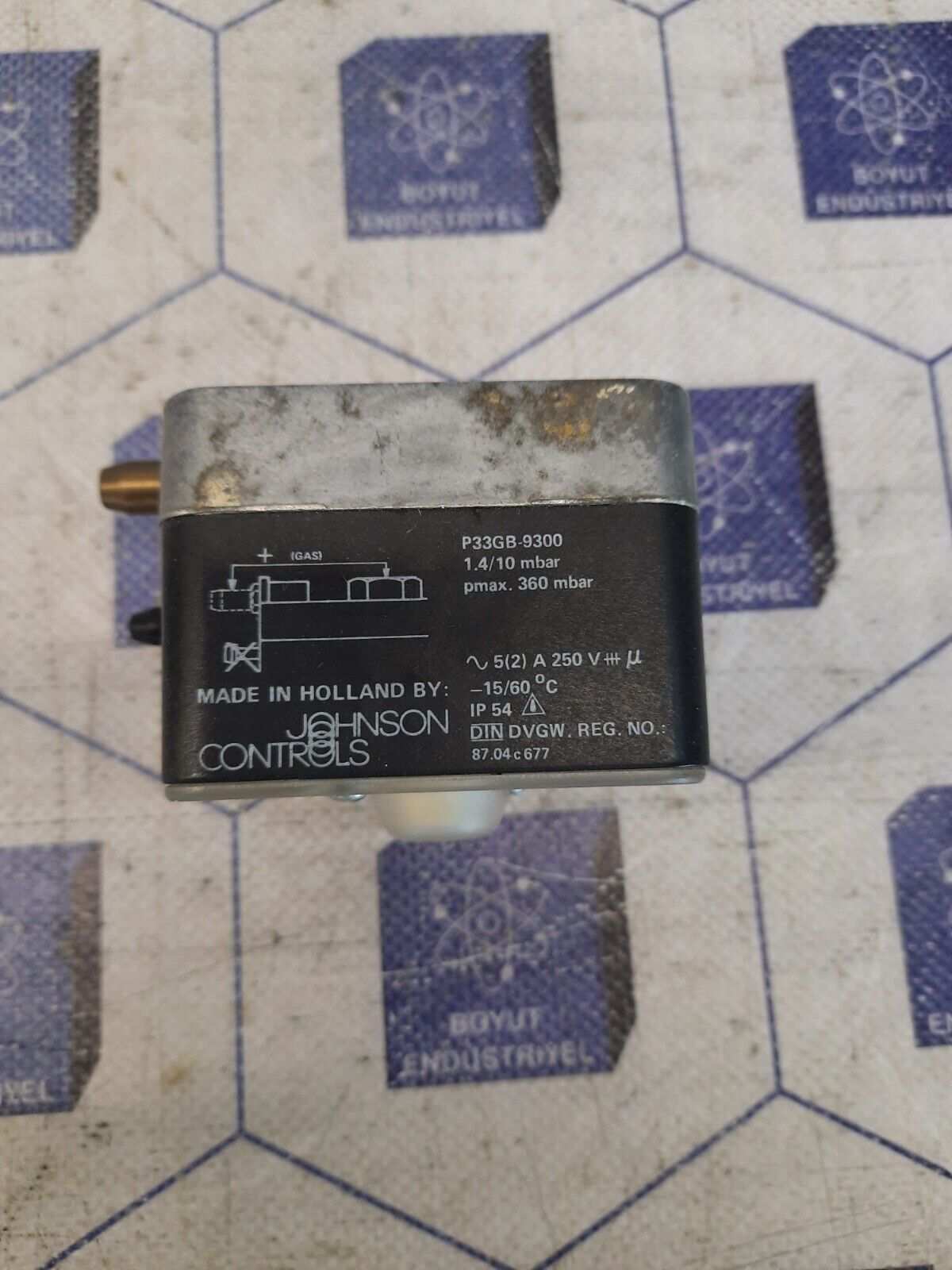 JOHNSON CONTROLS P33GB-9300 PRESSURE SWITCH