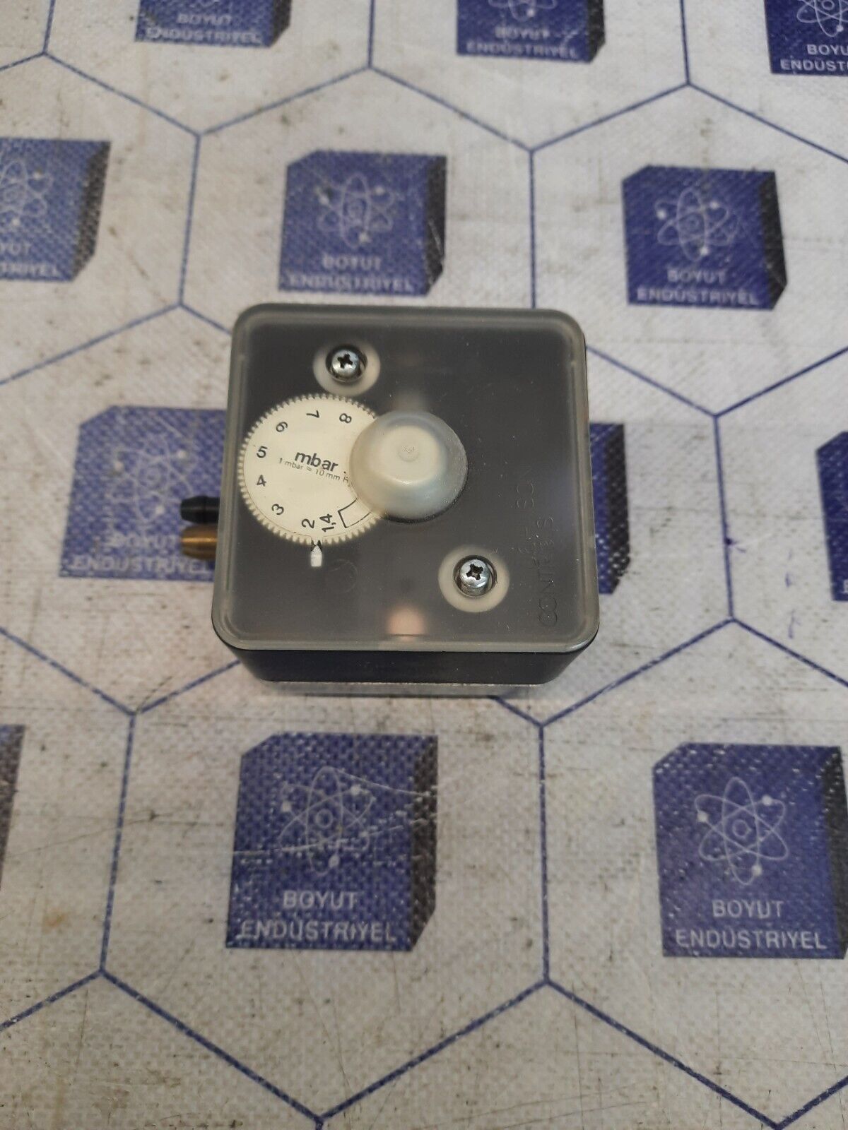 JOHNSON CONTROLS P33GB-9300 PRESSURE SWITCH