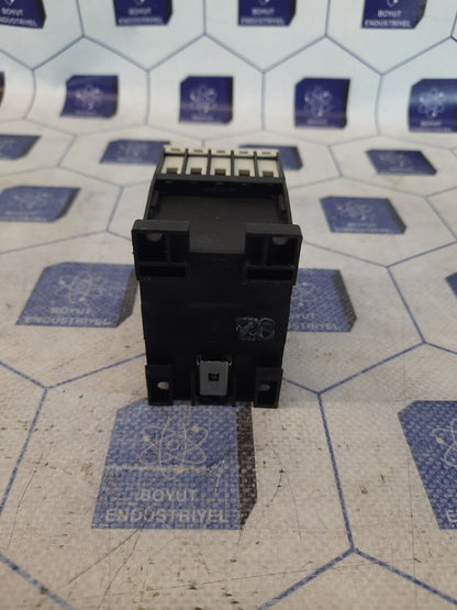 Eaton DIL M9-10  XTCE009B10 CONTACTOR